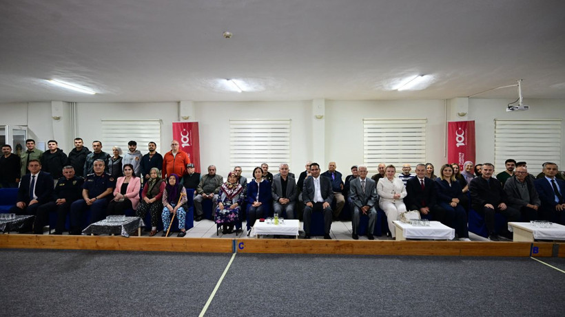 Vali Turan ve Başsavcı Taşkoparan huzurevi sakinleri ile maç yaptı - Resim: 5