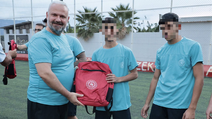 Başsavcılar denetimli serbestlik kapsamındaki gençlerle futbol sahasında buluştu - Resim: 4