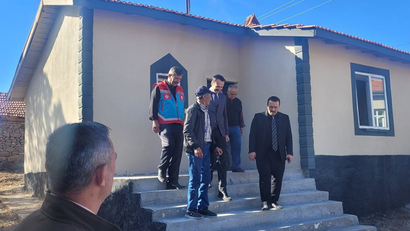 Kaymakam ile Başsavcı köy okullarını inceledi! İdareci ve öğretmenlerden bilgi aldılar - Resim: 2