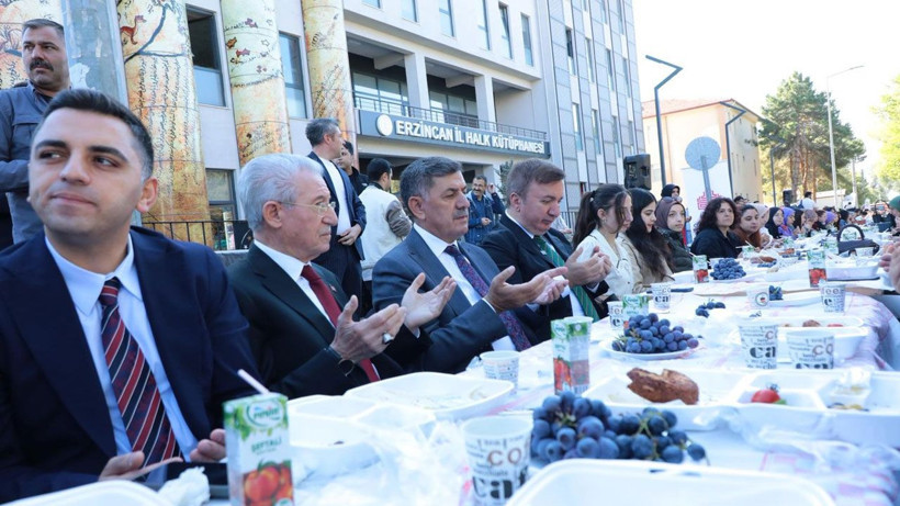 Erzincan'da öğrencilere "hoş geldiniz" kahvaltısı! Vali Aydoğdu ve Başsavcı Değerli de katıldı - Resim: 3