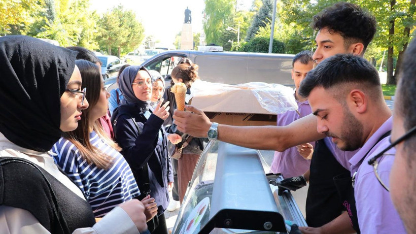 Erzincan'da öğrencilere "hoş geldiniz" kahvaltısı! Vali Aydoğdu ve Başsavcı Değerli de katıldı - Resim: 7