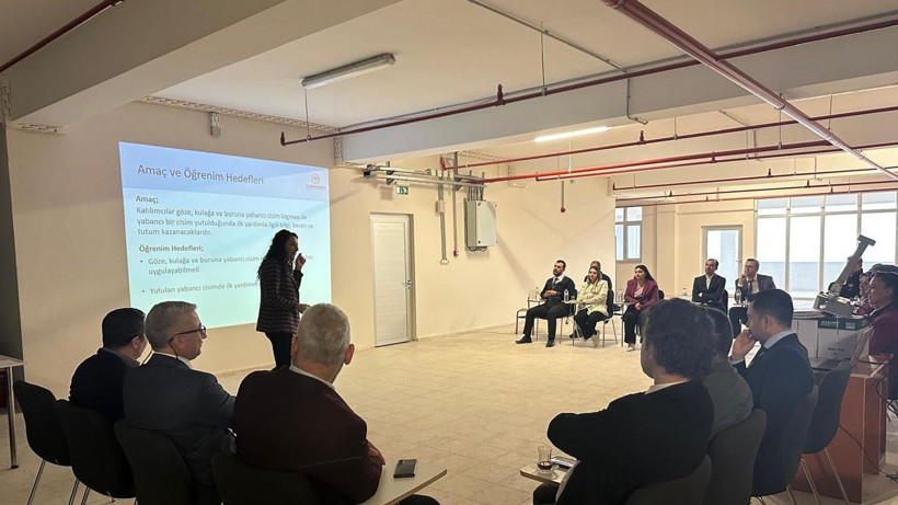 Acıpayam Adliyesine ilk yardım eğitimi! Hem teorik hem de uygulamalı bilgilendirildiler - Resim: 1