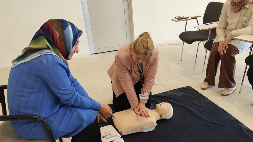 Acıpayam Adliyesine ilk yardım eğitimi! Hem teorik hem de uygulamalı bilgilendirildiler - Resim: 3