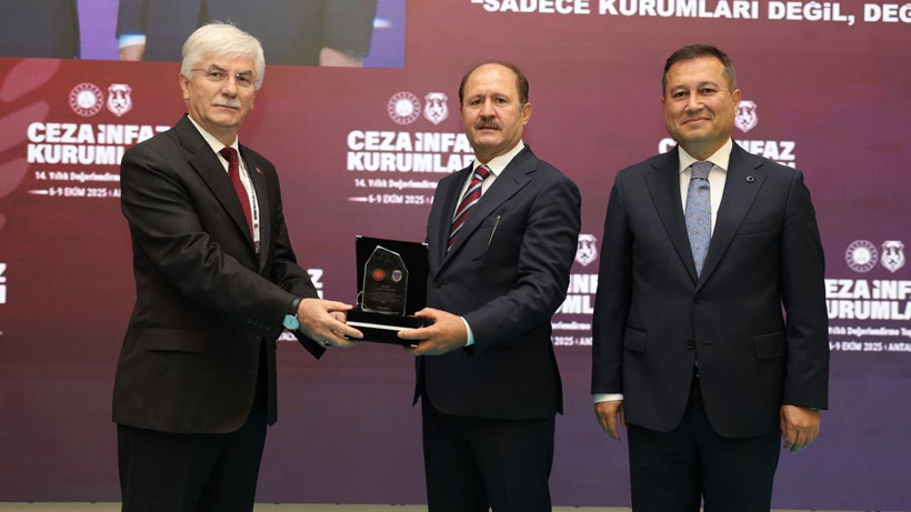 Bakan Yardımcısı Can ve CTE Genel Müdürü Yıldırım'dan kurum müdürlerine plaket - Resim: 3