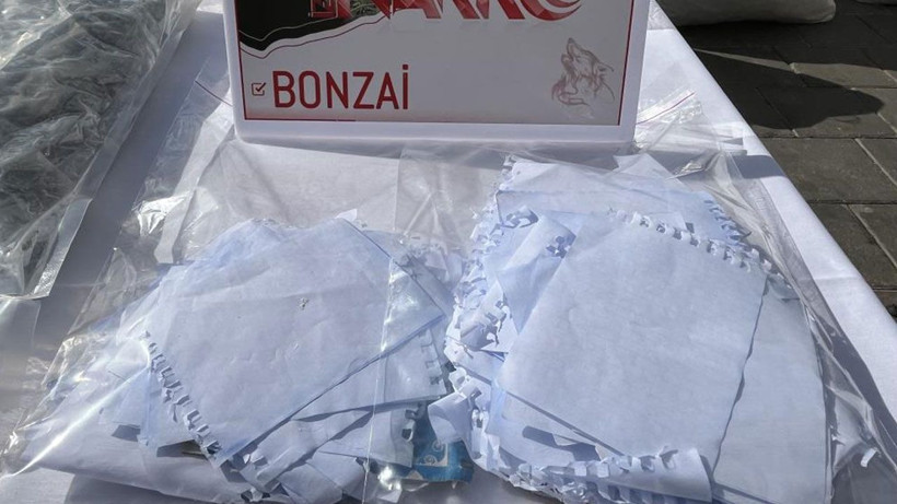 İzmir'de zehir tacirlerine geçit yok! Rekor miktarda sentetik ecza ele geçirildi - Resim: 4