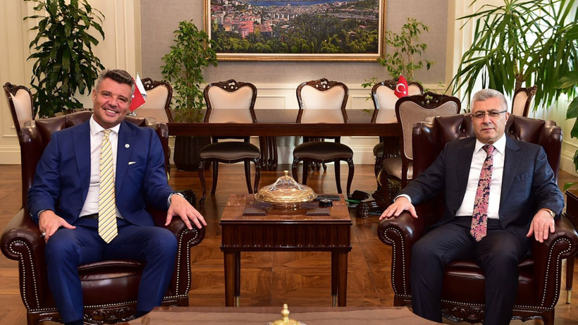 Fenerbahçe Başkanı Sadettin Saran'dan Yargıtay'a ziyaret! İmzalı forma takdim edildi - Resim: 4