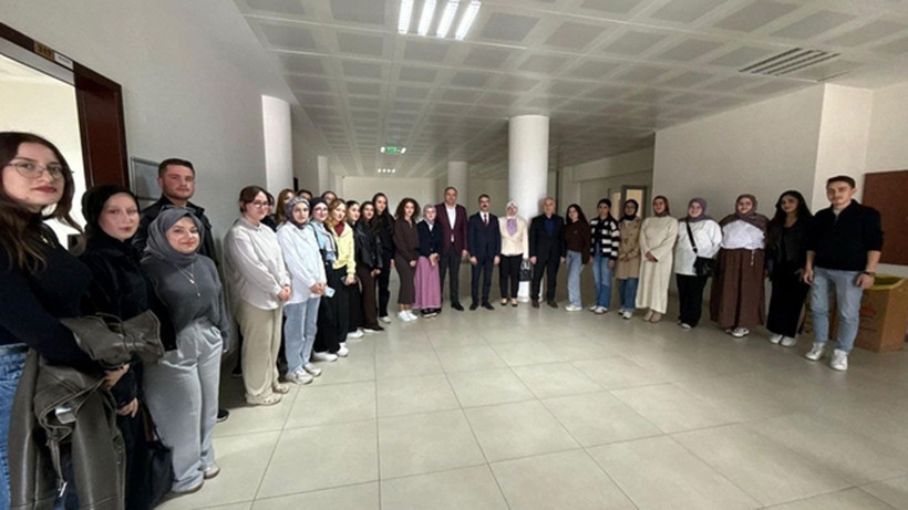 Erbaa’da kaymakam ve savcılar deneyimlerini öğrencilerle paylaştı - Resim: 2