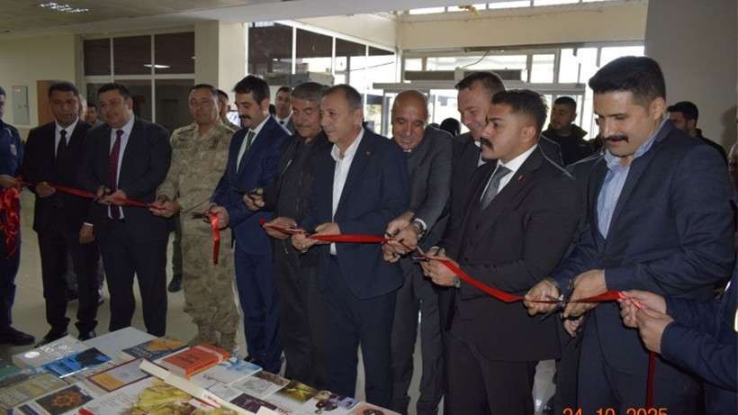 Patnos Adliyesi’nde cezaevi için kitap seferberliği! Başsavcı Çıplak ve ilçe protokolü katıldı - Resim: 2