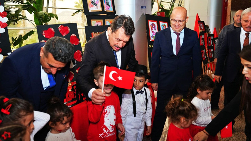 İzmir Cumhuriyet Başsavcılığı'ndan özel sergi! Cumhuriyet coşkusu minik ellerle renklendi - Resim: 5