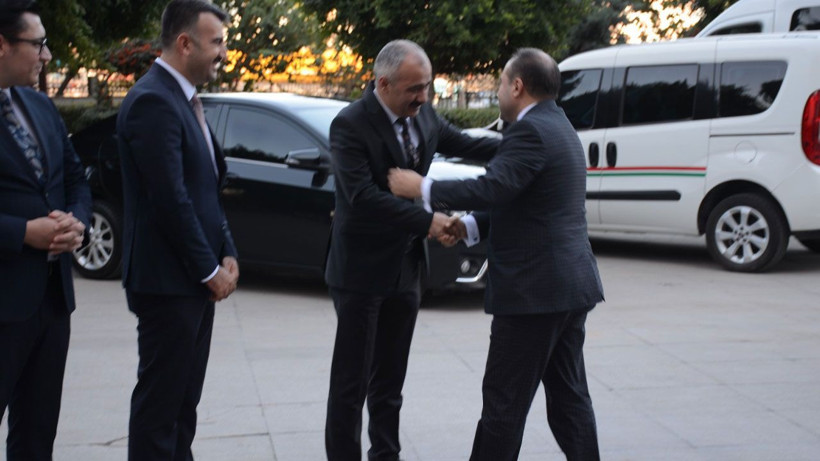 Tarsus Adliyesi ziyaretinde büyük vefa! HSK Üyesi Ateş'i böyle karşıladı - Resim: 1