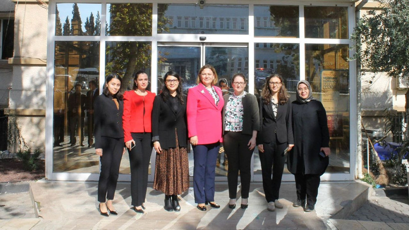 HSK Üyesi Yurtsever, Alaşehir Adliyesi'nde! Yargı mensuplarıyla bir araya geldi - Resim: 2