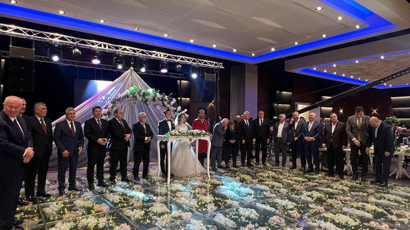 Yargı ve mülkiye camiasını buluşturan düğün! Başsavcı Yeldan'ın mutlu günü - Resim: 2