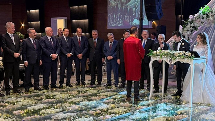 Yargı ve mülkiye camiasını buluşturan düğün! Başsavcı Yeldan'ın mutlu günü - Resim: 5