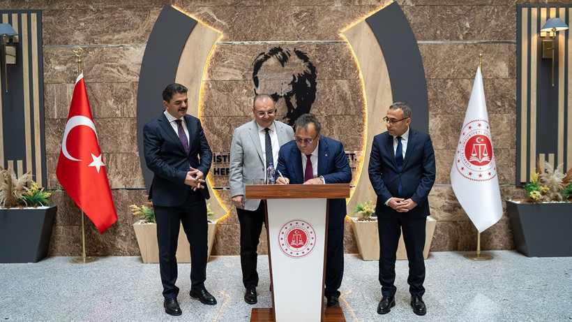 HSK Üyeleri Yüksel ve Arslan Adana’da! Adliyeye ve BİM’e ziyaret - Resim: 2