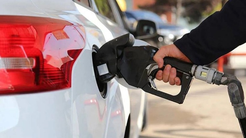 AKARYAKIT FİYATLARI ALEV ALDI: Benzinin ardından motorin fiyatları da güncellendi. Zamlı akaryakıt fiyatları gündem oldu - Resim: 2