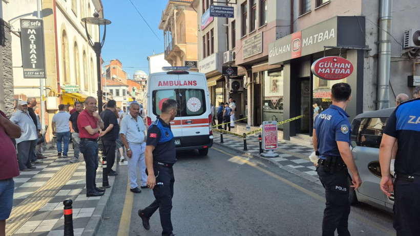 Başsavcı Şahin, berberdeki saldırıyı olay yerinde inceledi - Resim: 4