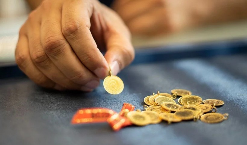 ALTIN FİYATLARINDA SON DURUM ŞAŞIRTTI! Gram altın ve çeyrek altın fiyatları yeni yılda yeniden uçuşta - Resim: 3