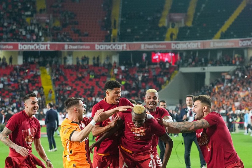 GALATASARAY SON DAKİKA HABERİ: Galatasaray dev gelirin sahibi oldu! Şampiyonluk sonrası para yağacak - Resim: 1