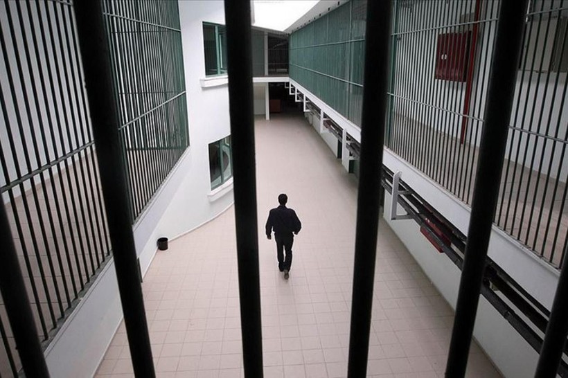KONUTTA İNFAZ YAŞ ŞARTI 2025 || 10. Yargı Paketi ile kimler konutta infaz şartından yararlanabilecek, nasıl? - Resim: 1