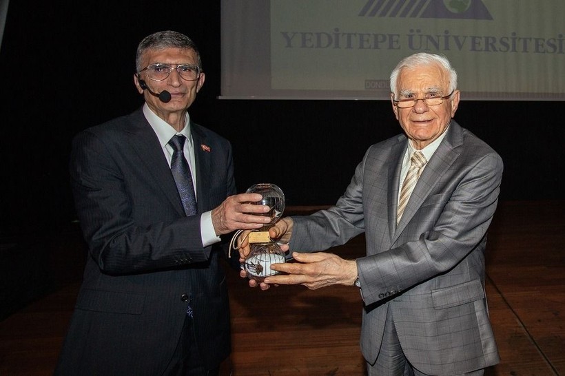 GAZİ YAŞARGİL KİMDİR, ASLEN NERELİDİR? Kaç yaşında ve neden vefat etti? Yüzyılın en iyi beyin cerrahı seçilen Gazi Yaşargil’in kariyeri ve başarıları - Resim: 5