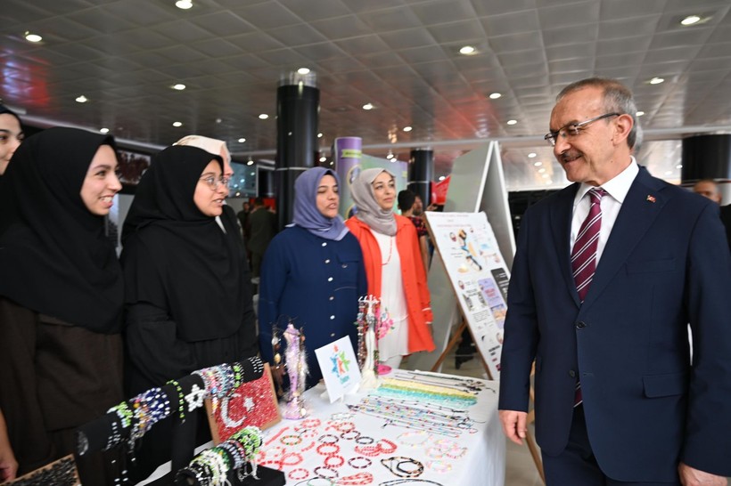 Vali Yavuz ile Başsavcı Mete 'ÖNEM' galasında çocuklarla buluştu! - Resim: 1