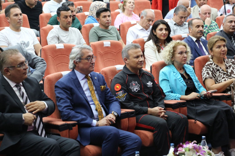 Gezeravcı anlattı, minikler dinledi! Savcı Uyar da uzay söyleşisine eşlik etti - Resim: 4