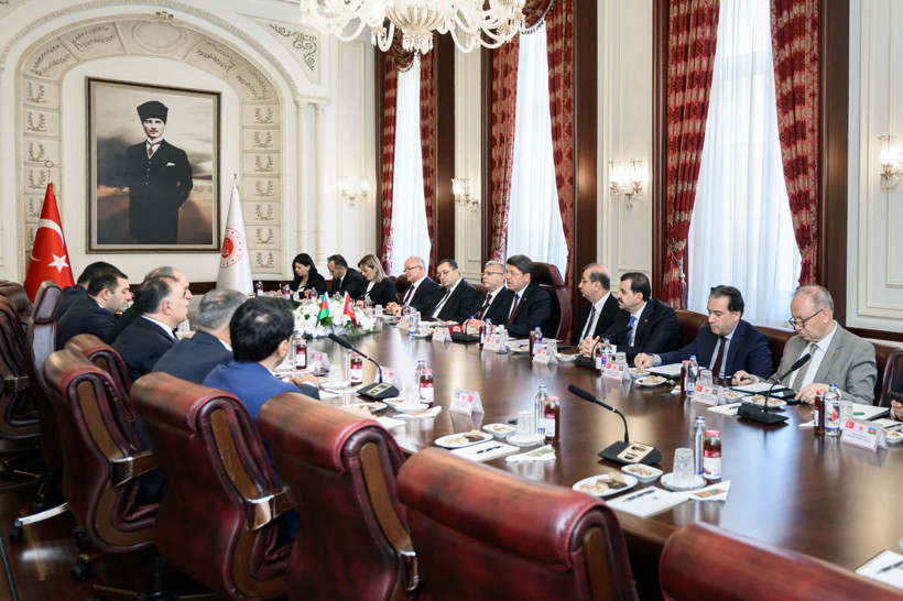 Bakan Tunç, Azerbaycan heyeti ile görüştü! - Resim: 2