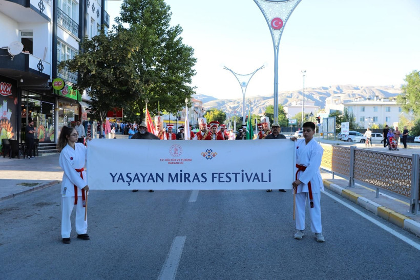 Başsavcı Değerli, Erzincan Yaşayan Miras Festivali’nin açılışına katıldı - Resim: 1