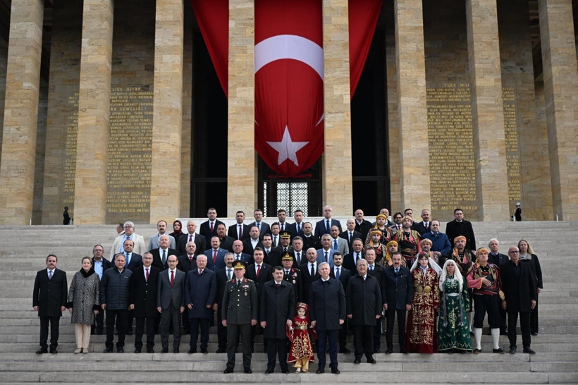 Ankara’nın başkent oluşunun 102. yılı için Anıtkabir’e ziyaret - Resim: 5