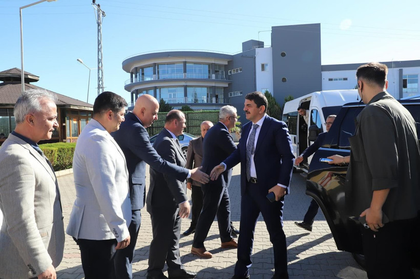 Başsavcı Altuğ Kürşat Şahin Çocuk Evleri Sitesi'nde! Hakim ve savcılarla oyuncak dağıttı - Resim: 1