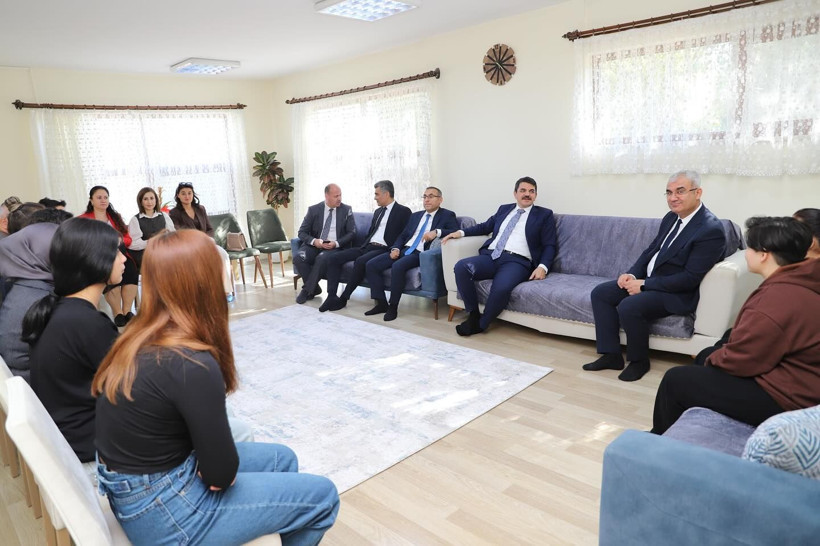 Başsavcı Altuğ Kürşat Şahin Çocuk Evleri Sitesi'nde! Hakim ve savcılarla oyuncak dağıttı - Resim: 3