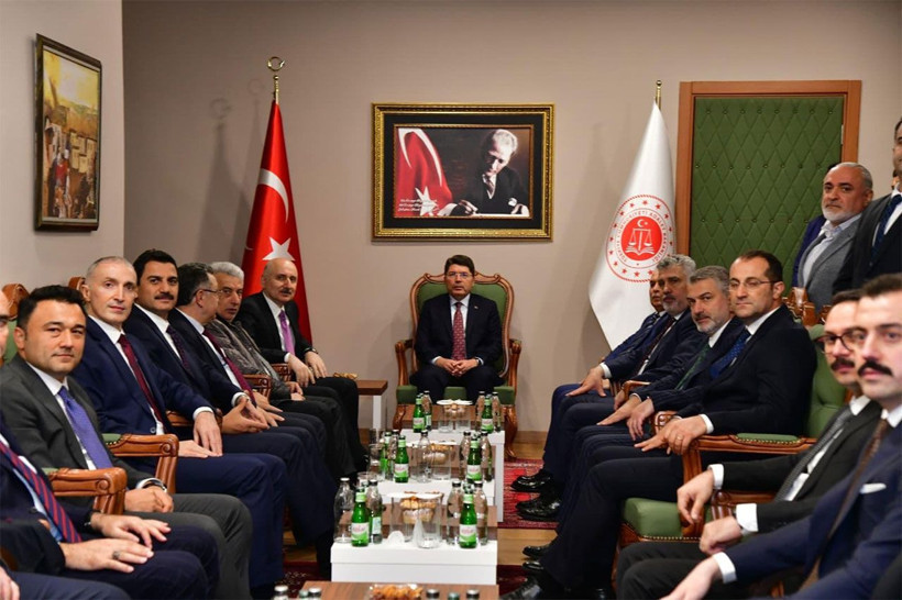 Bakan Tunç, Akçaabat Adliyesi'nde! Yargı mensuplarıyla bir araya geldi - Resim: 2