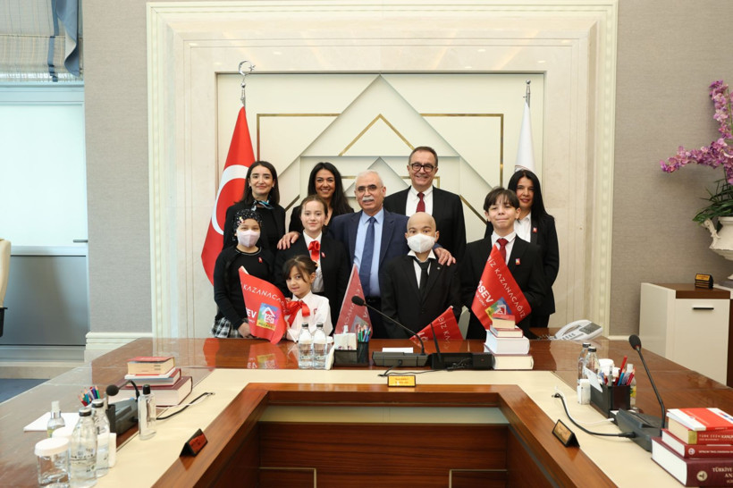 Anayasa Mahkemesi Başkanı Kadir Özkaya, lösemi tedavisi gören çocukları misafir etti - Resim: 1