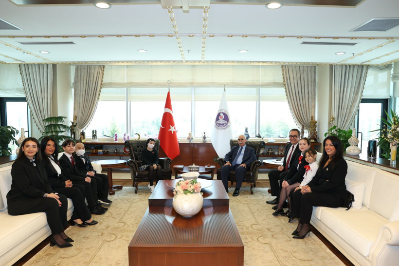 Anayasa Mahkemesi Başkanı Kadir Özkaya, lösemi tedavisi gören çocukları misafir etti - Resim: 4