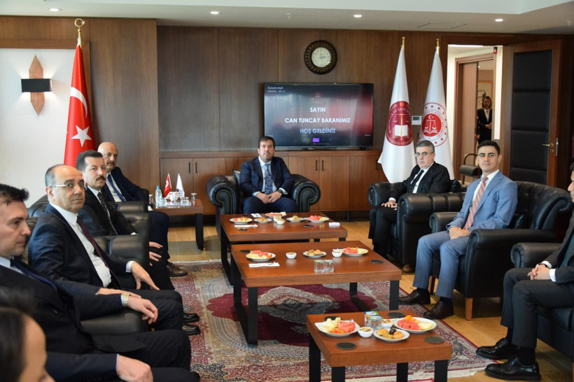 Bakan Yardımcısı Tuncay'dan Gaziosmanpaşa Adliyesine ziyaret - Resim: 9