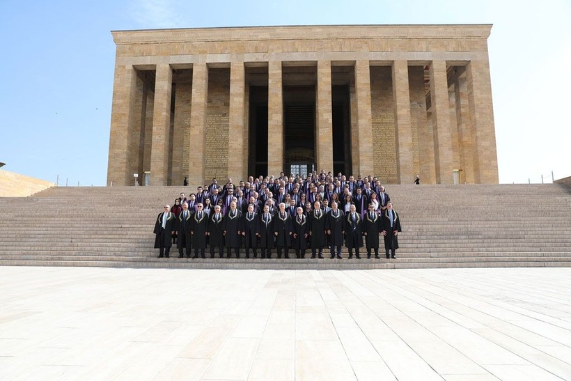 AYM, 63. yılını kutluyor! Kadir Özkaya ve üyelerden Anıtkabir'e ziyaret - Resim: 1