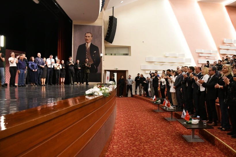 Tamamı yargı mensubu! Adliye Tiyatro Kulübü 'Reis Bey'i sahneledi - Resim: 6