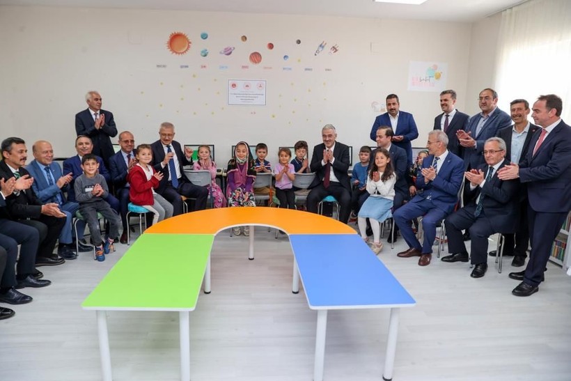 Başsavcı Solmaz duyurdu! Köy okullarına teknoloji desteği - Resim: 1