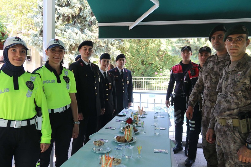 Eskişehir’de protokol bayramlaşma töreninde buluştu! Birlik ve beraberlik mesajları verildi - Resim: 6