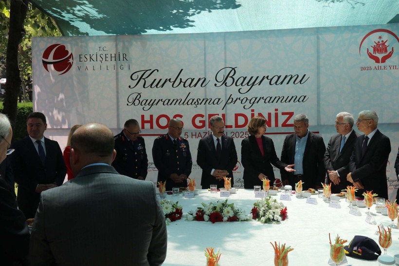 Eskişehir’de protokol bayramlaşma töreninde buluştu! Birlik ve beraberlik mesajları verildi - Resim: 5