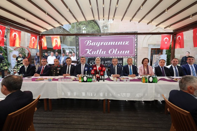 Afyonkarahisar protokolü bayramda buluştu: Başsavcı Karabacak da katıldı - Resim: 2