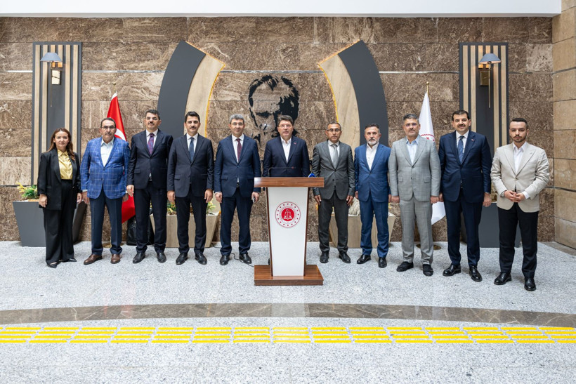 Bakan Tunç Adana Adliyesi'ni ziyaret etti! Başsavcı Şahin de eşlik etti! - Resim: 2