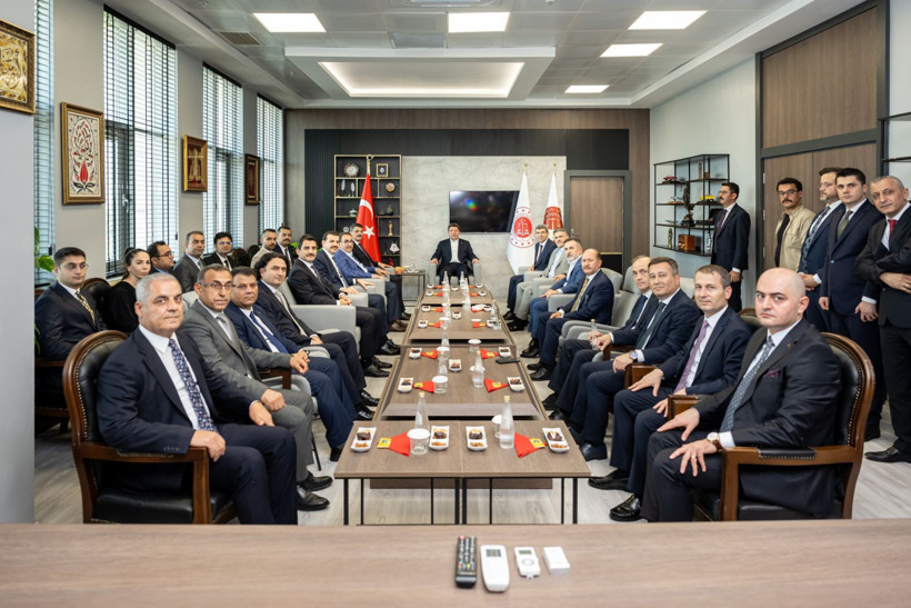 Bakan Tunç Adana Adliyesi'ni ziyaret etti! Başsavcı Şahin de eşlik etti! - Resim: 1