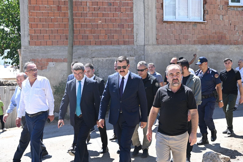 HSK Başkanvekili Aydoğdu memleketinde! Köy Konağının açılışını yaptı - Resim: 1