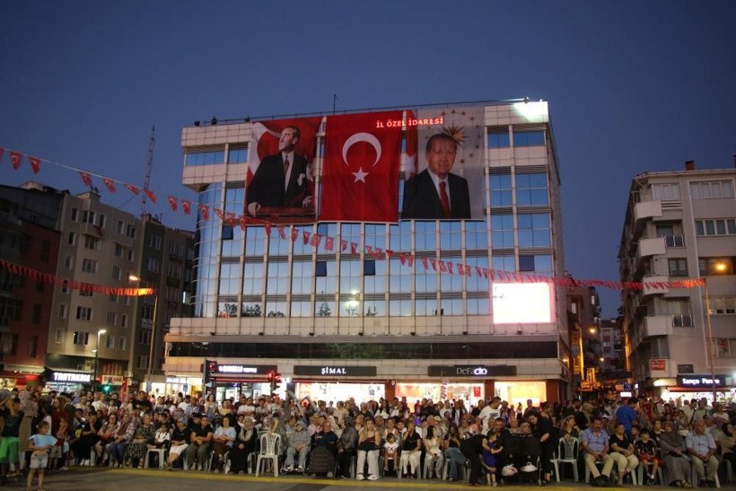 Uşak'ın 103'üncü Kurtuluş Günü etkinliklerle kutlandı! Başsavcı İsmet Çınar da eşlik etti - Resim: 5