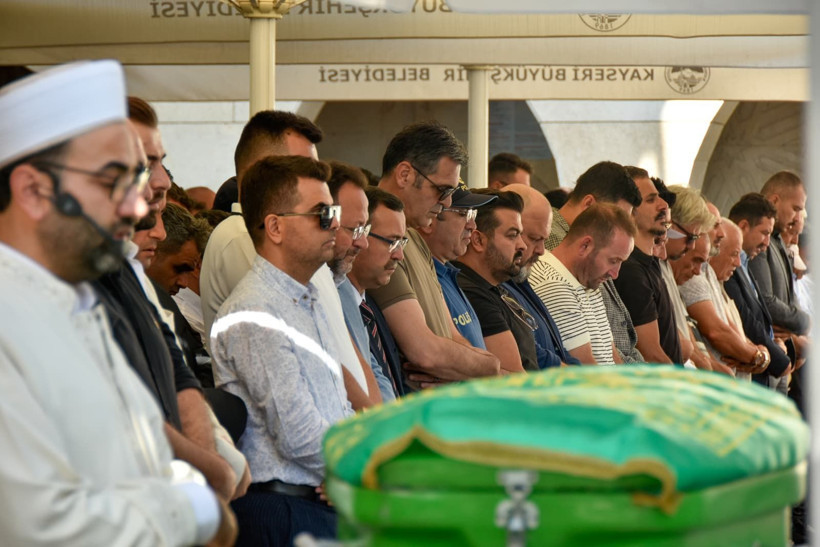 Başsavcı Korkmaz, ünlü yapımcının babasının cenaze törenine katıldı - Resim: 2