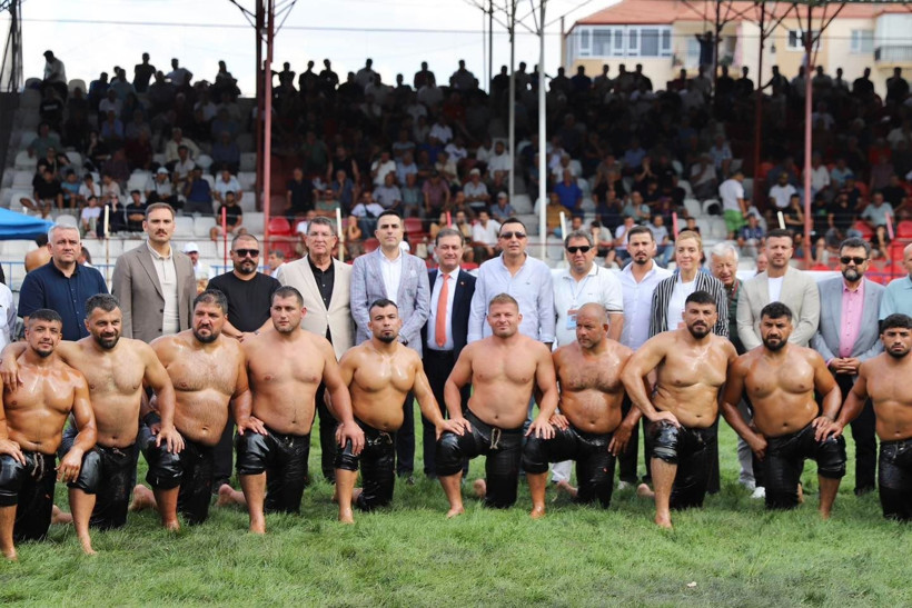 Kaymakam Erdem ve Başsavcı Kocakale, 673. Tarihi Elmalı Yağlı Güreşleri’ne katıldı - Resim: 1