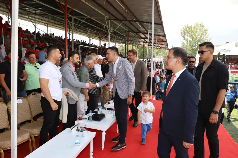 Kaymakam Erdem ve Başsavcı Kocakale, 673. Tarihi Elmalı Yağlı Güreşleri’ne katıldı - Resim: 4