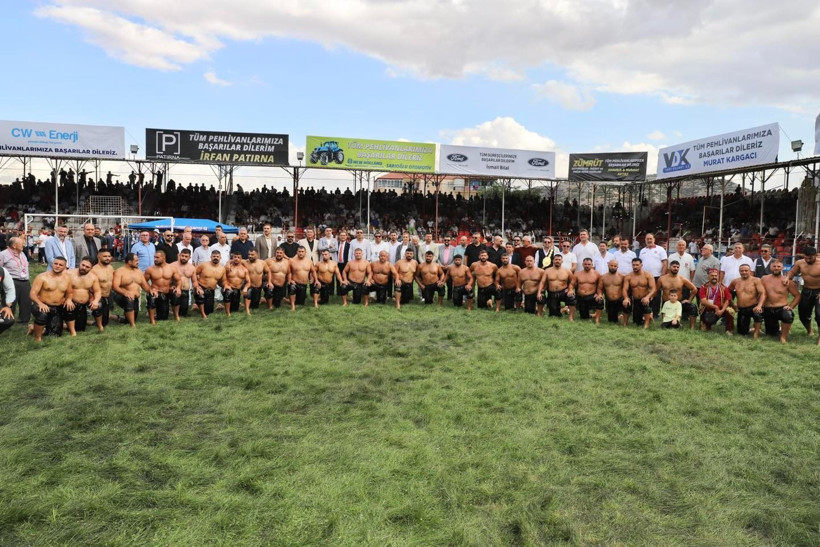 Kaymakam Erdem ve Başsavcı Kocakale, 673. Tarihi Elmalı Yağlı Güreşleri’ne katıldı - Resim: 6