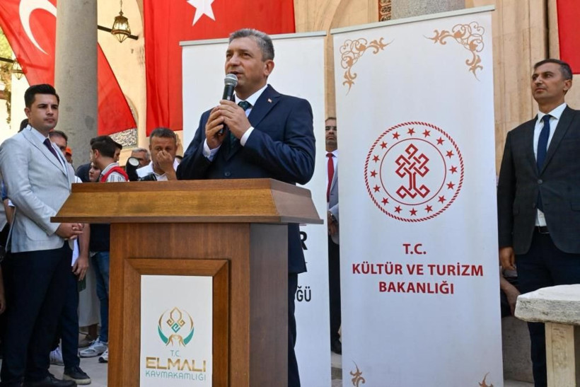 Başsavcı Kocakale kurdeleyi kesti! Ketenci Ömer Paşa Cami ibadete açıldı - Resim: 4